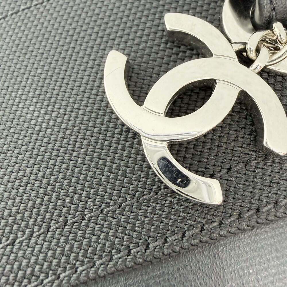CHANEL Black Leather Tote Bag - Picture 13 of 16